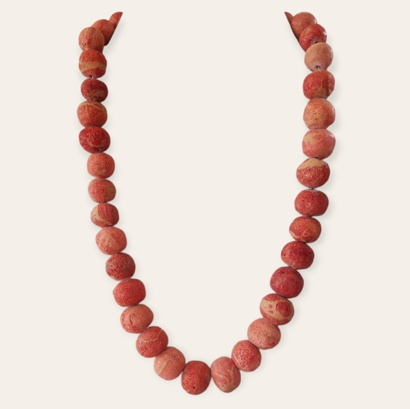 Vintage Mid Century Coral Beaded Necklace - Picture 4 of 8